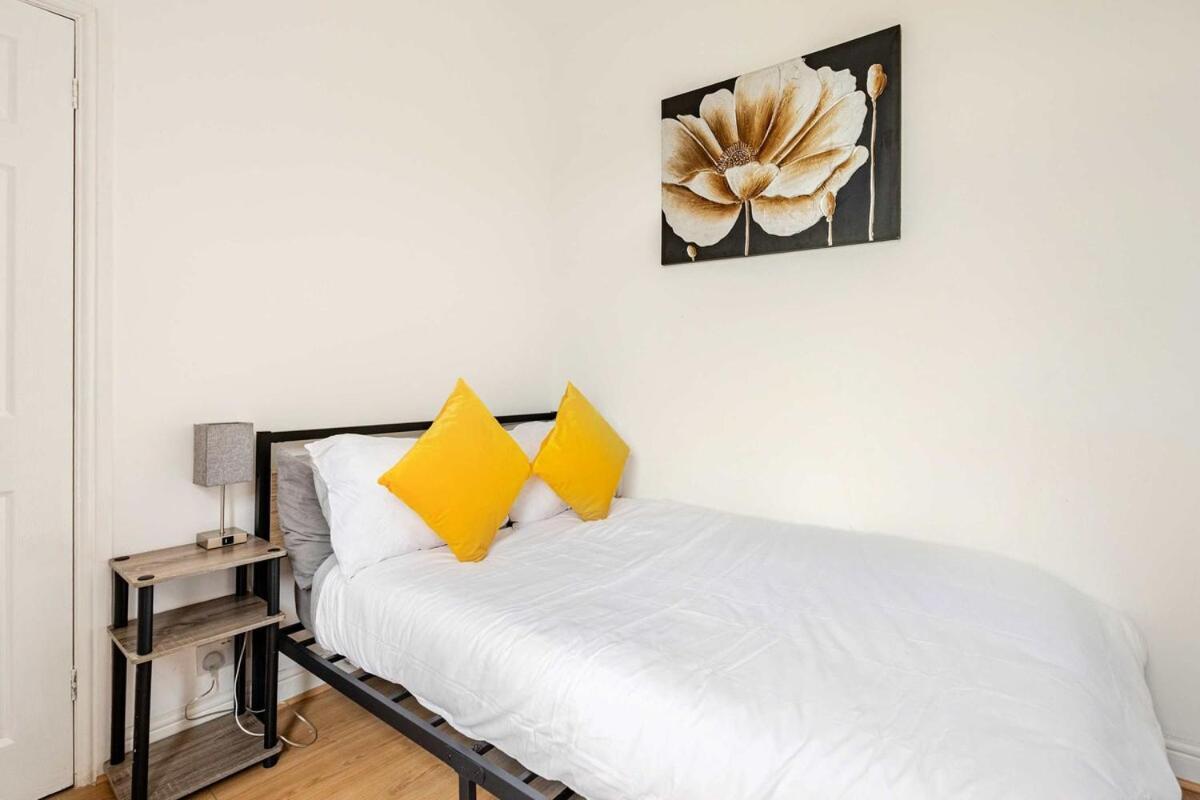 2 Min Walk Etihad Stadium & Coop Arena - 3br, Free Parking *
